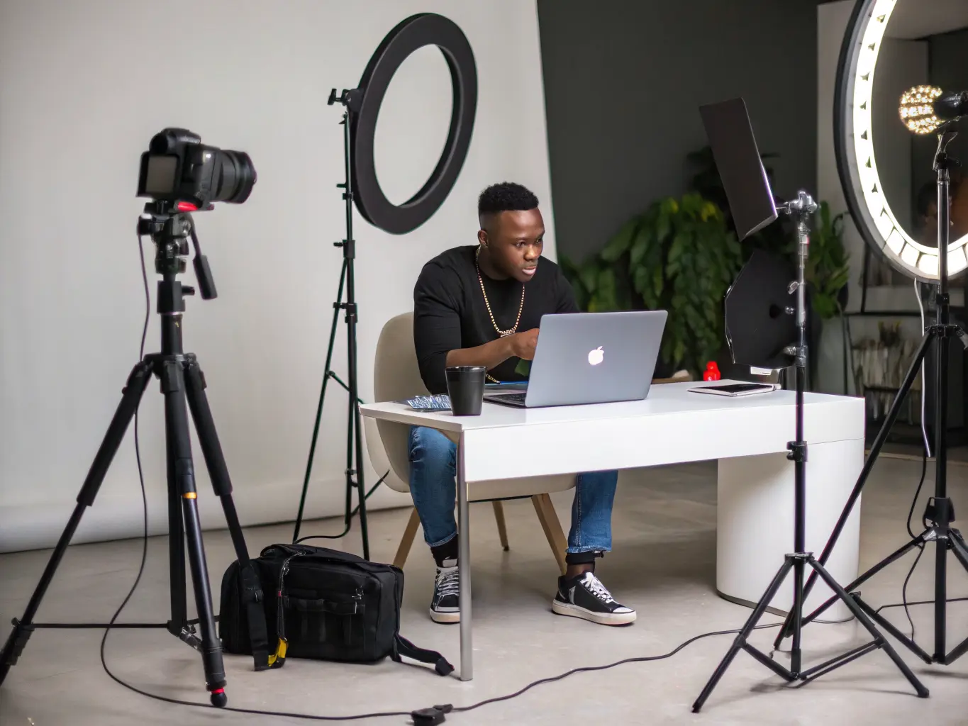 Managed growth for social media influencers